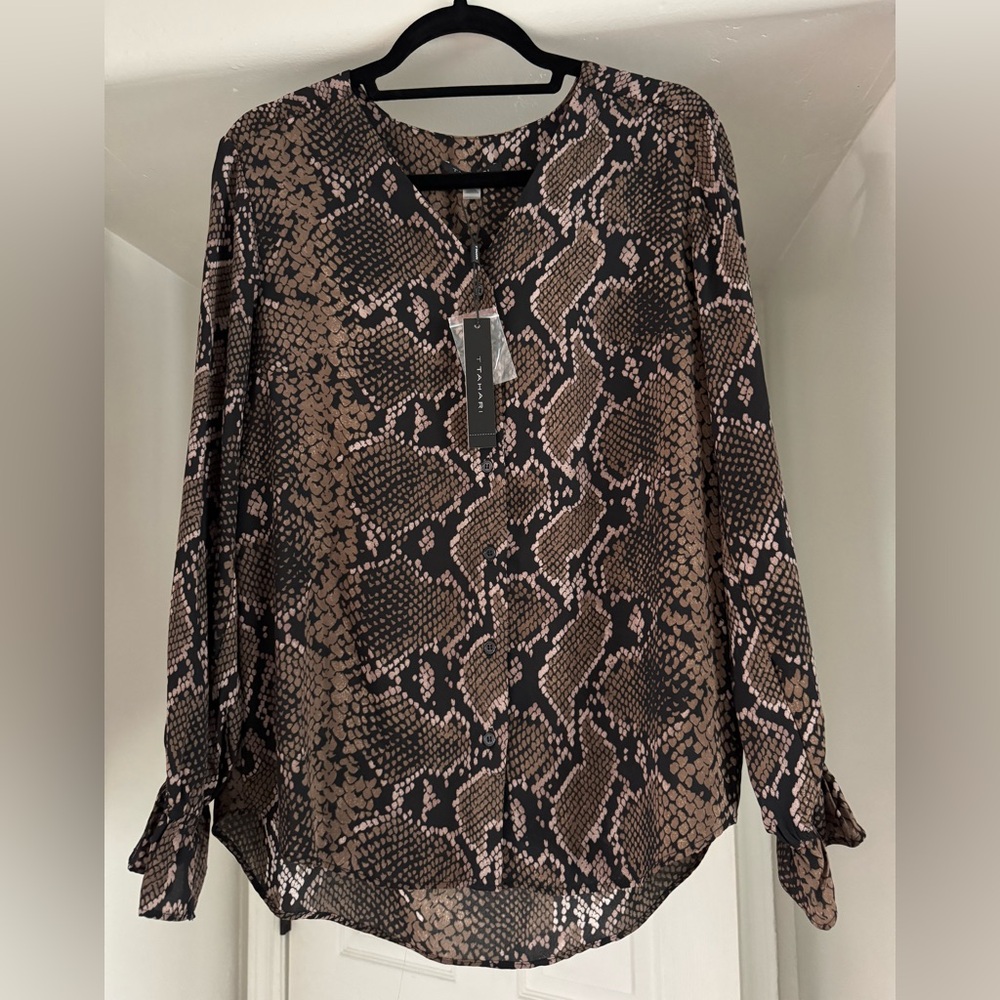 NWT Women’s T Tahari Snakeskin Blouse